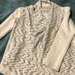 Warm and fashionable sweater